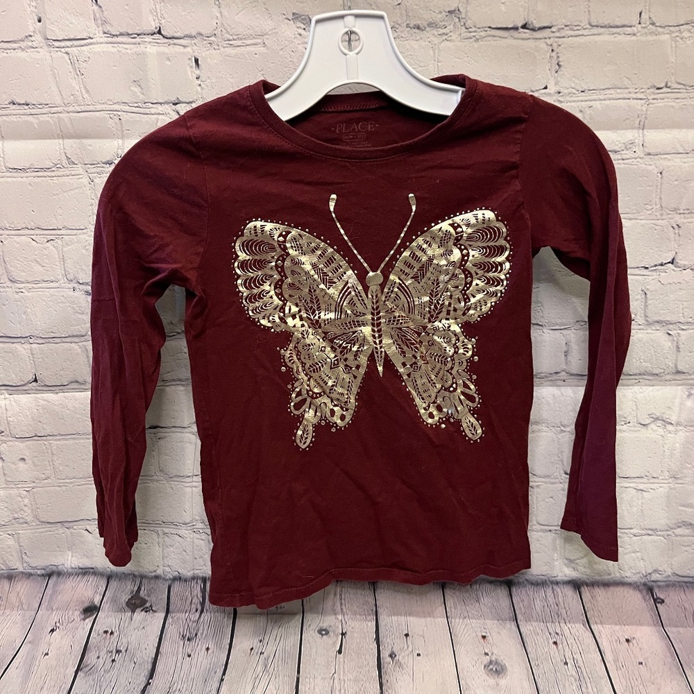 🌻Burgundy butterfly foil shirt